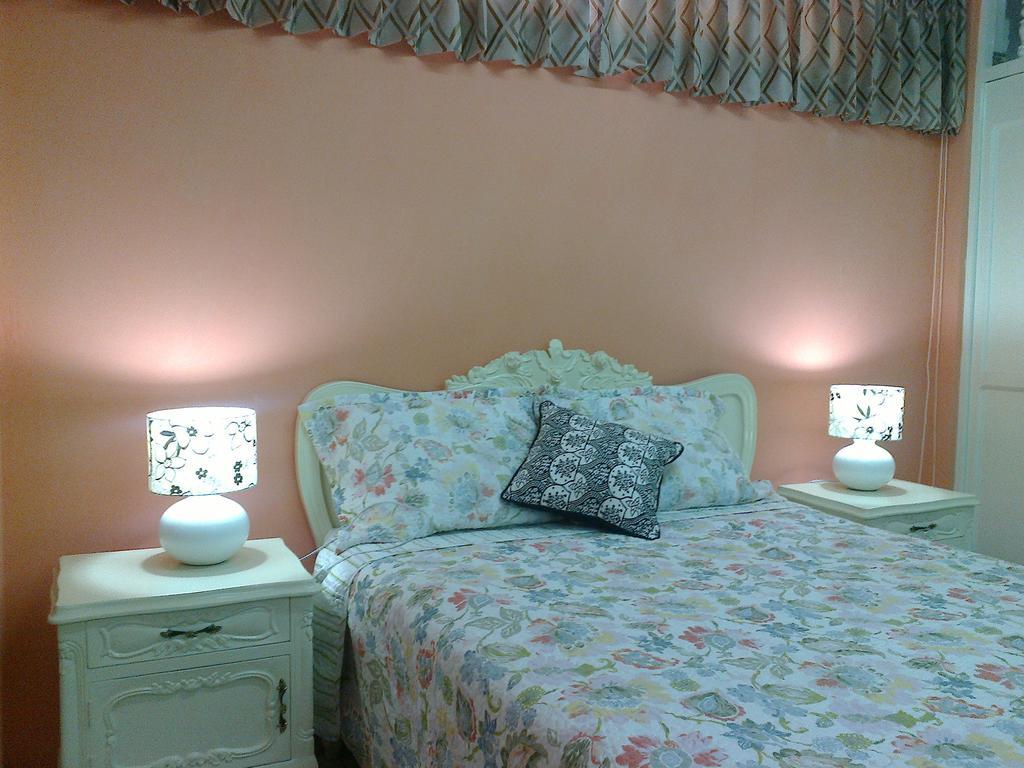 Strenua Santa Maria Suites Trujillo Room photo