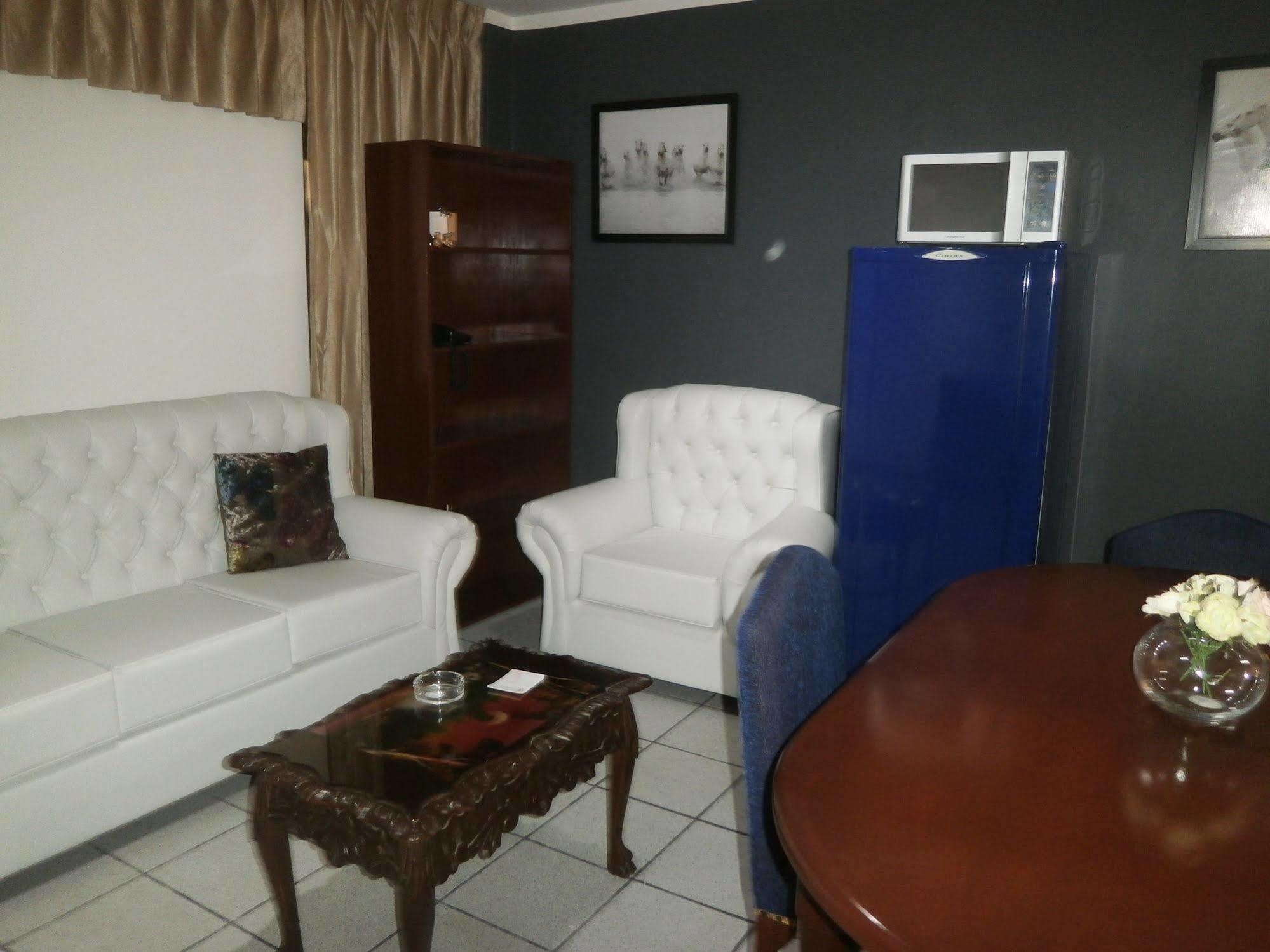 Strenua Santa Maria Suites Trujillo Exterior photo