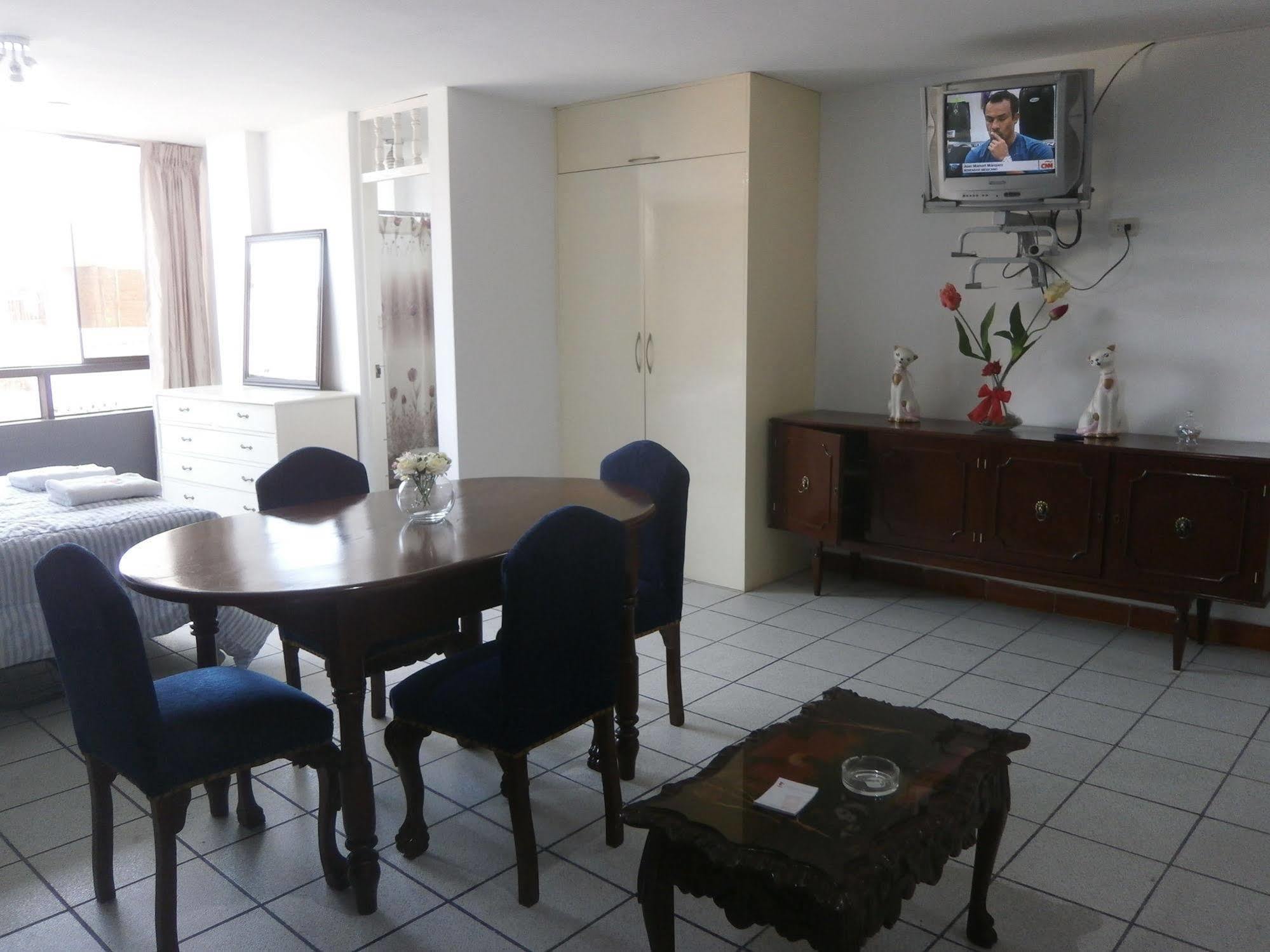 Strenua Santa Maria Suites Trujillo Exterior photo